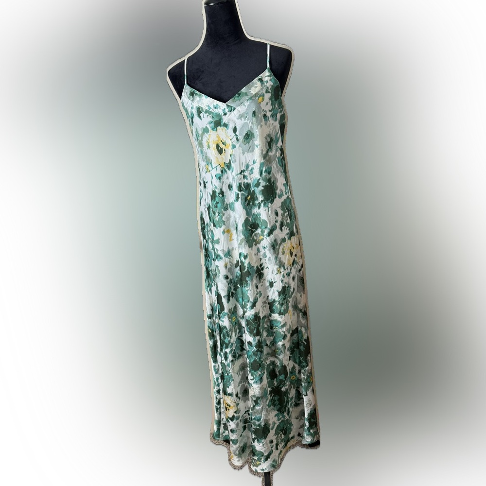 Natalie Maxi Slip Floral dress by Lucky Brand. V neck fully lined size L